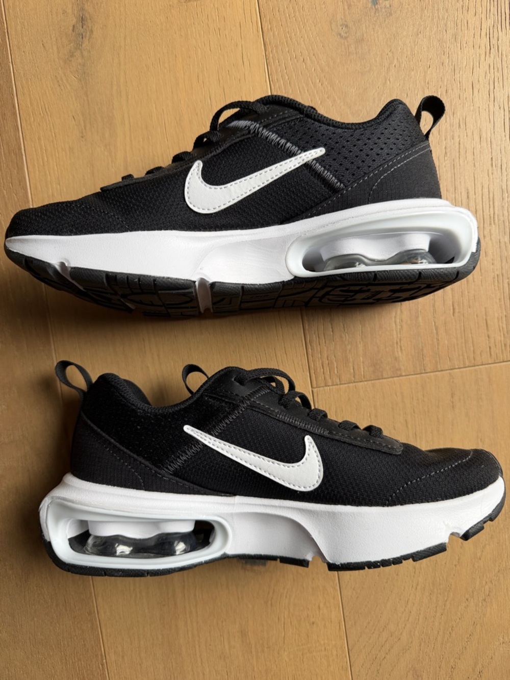 Nike Boys Black & White Air Max Intrlk Sneakers